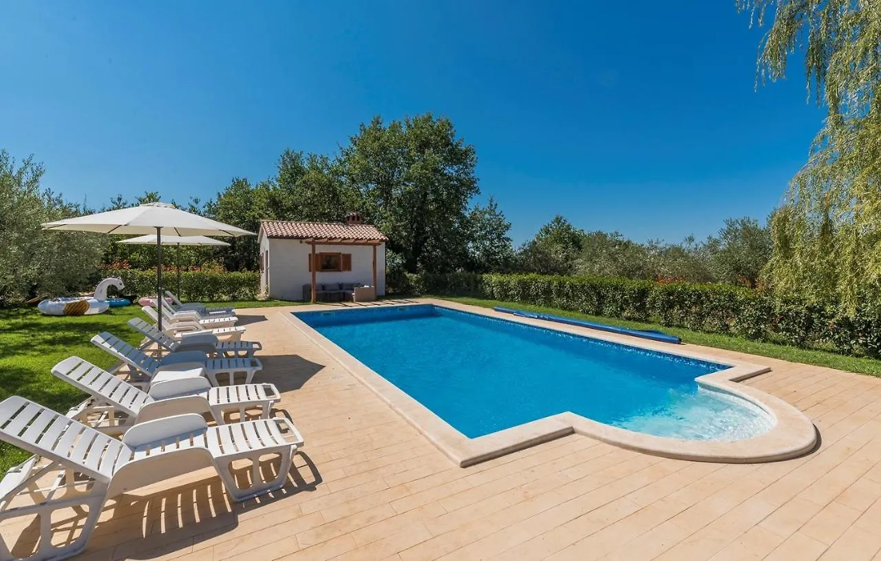 Guest house Apartment Complex Vetrina-Shared Pool Nova Vas