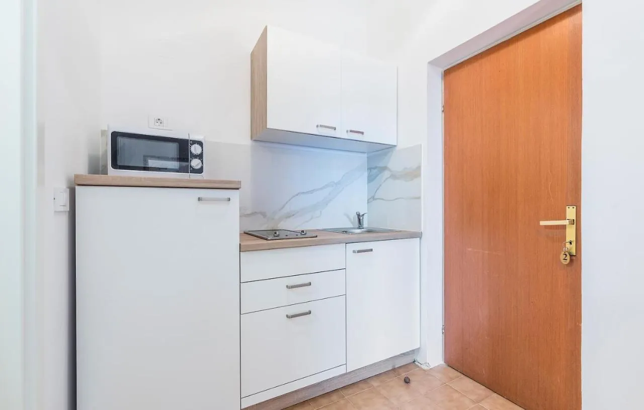Apartment Complex Vetrina-Shared Pool Nova Vas  Guest house
