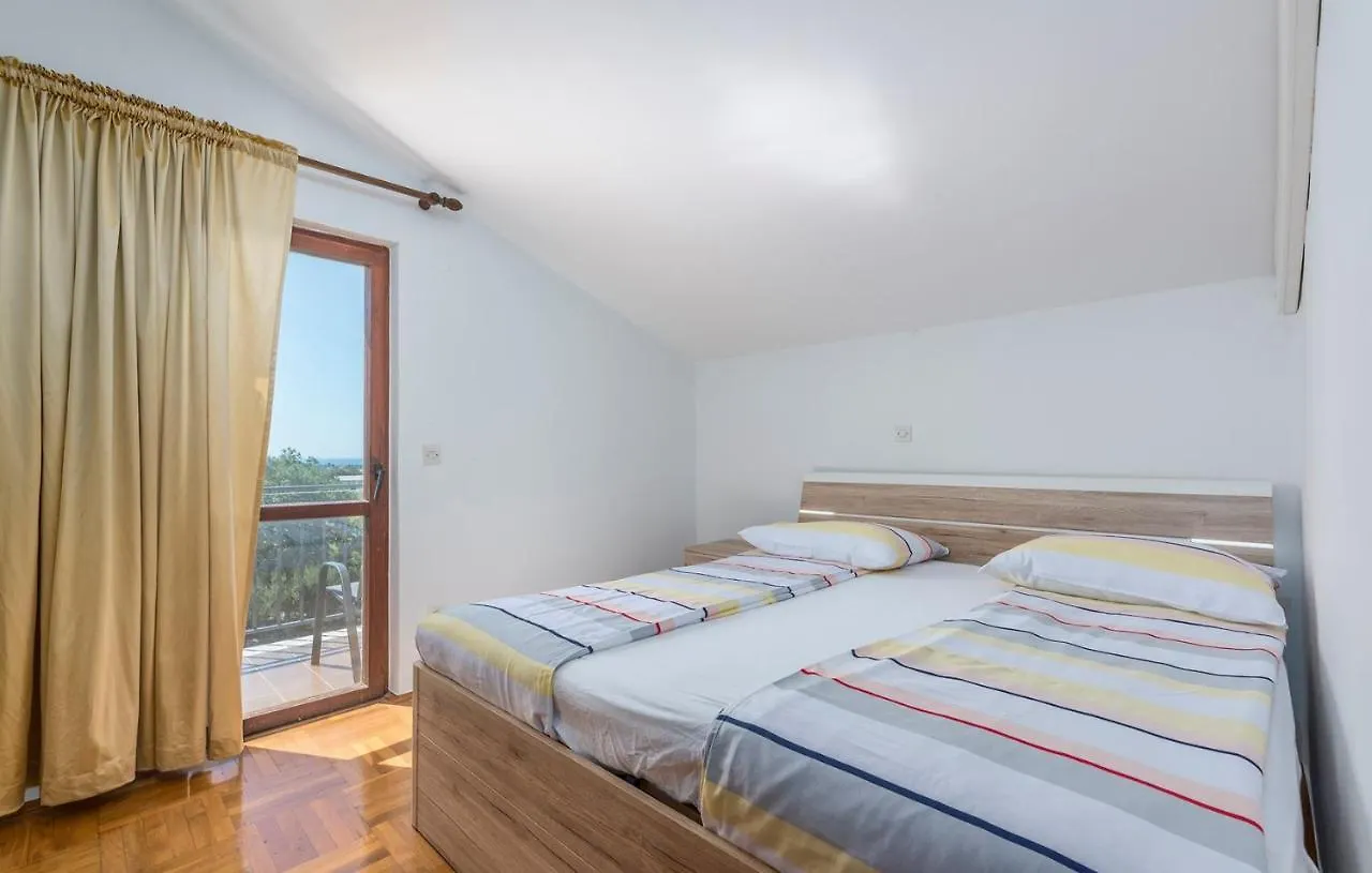 Guest house Apartment Complex Vetrina-Shared Pool Nova Vas  Croatia