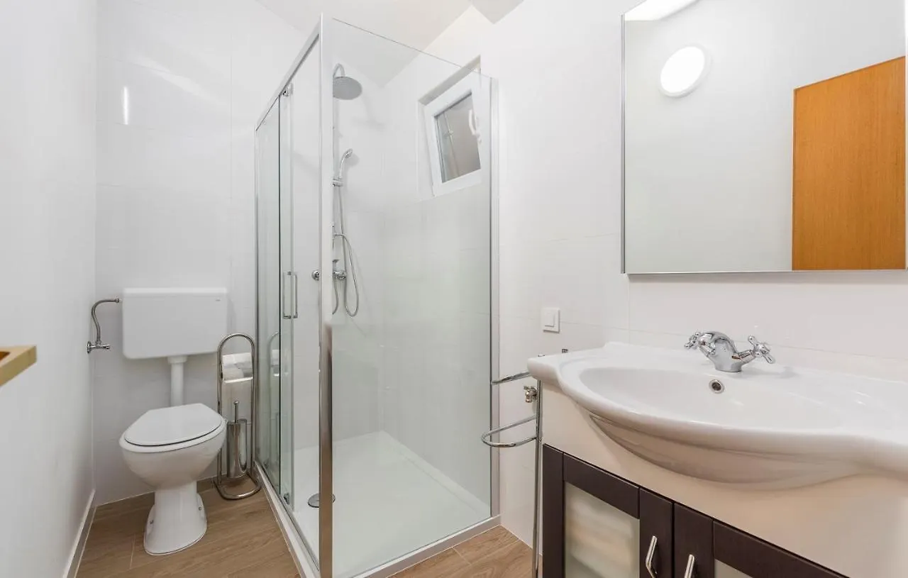 Apartment Complex Vetrina-Shared Pool Nova Vas  0*, Nova Vas (Porec)