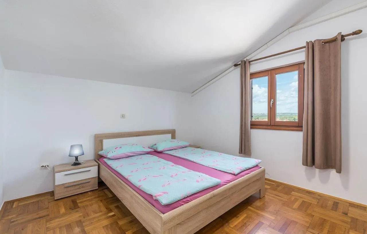 Guest house Apartment Complex Vetrina-Shared Pool Nova Vas  Croatia