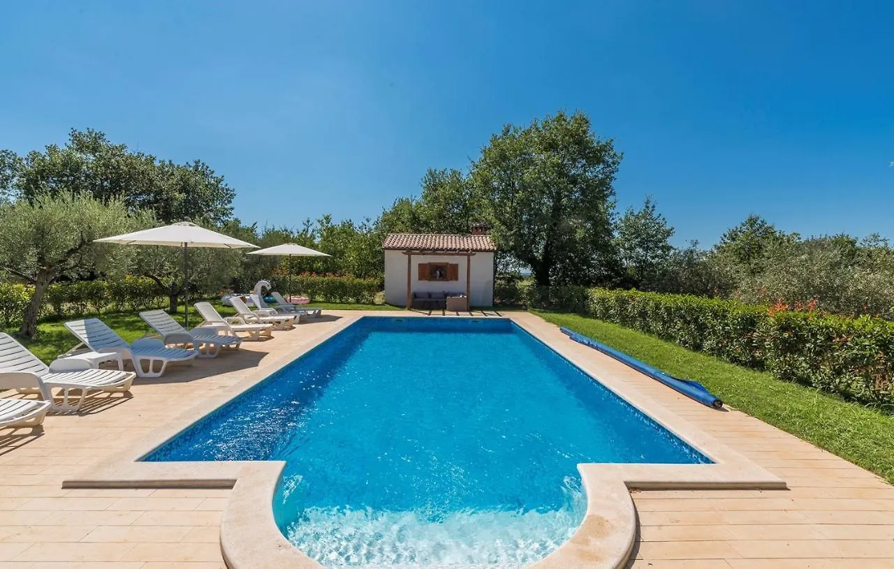 Guest house Apartment Complex Vetrina-Shared Pool Nova Vas  Croatia