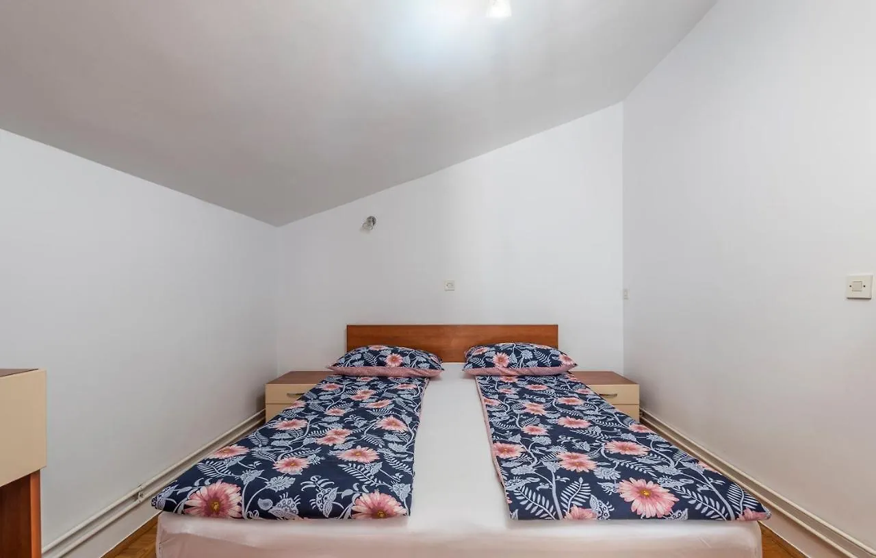 Apartment Complex Vetrina-Shared Pool Nova Vas  Nova Vas (Porec)
