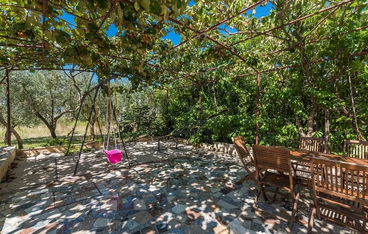 Apartment Complex Vetrina-Shared Pool Nova Vas  Guest house Nova Vas (Porec)