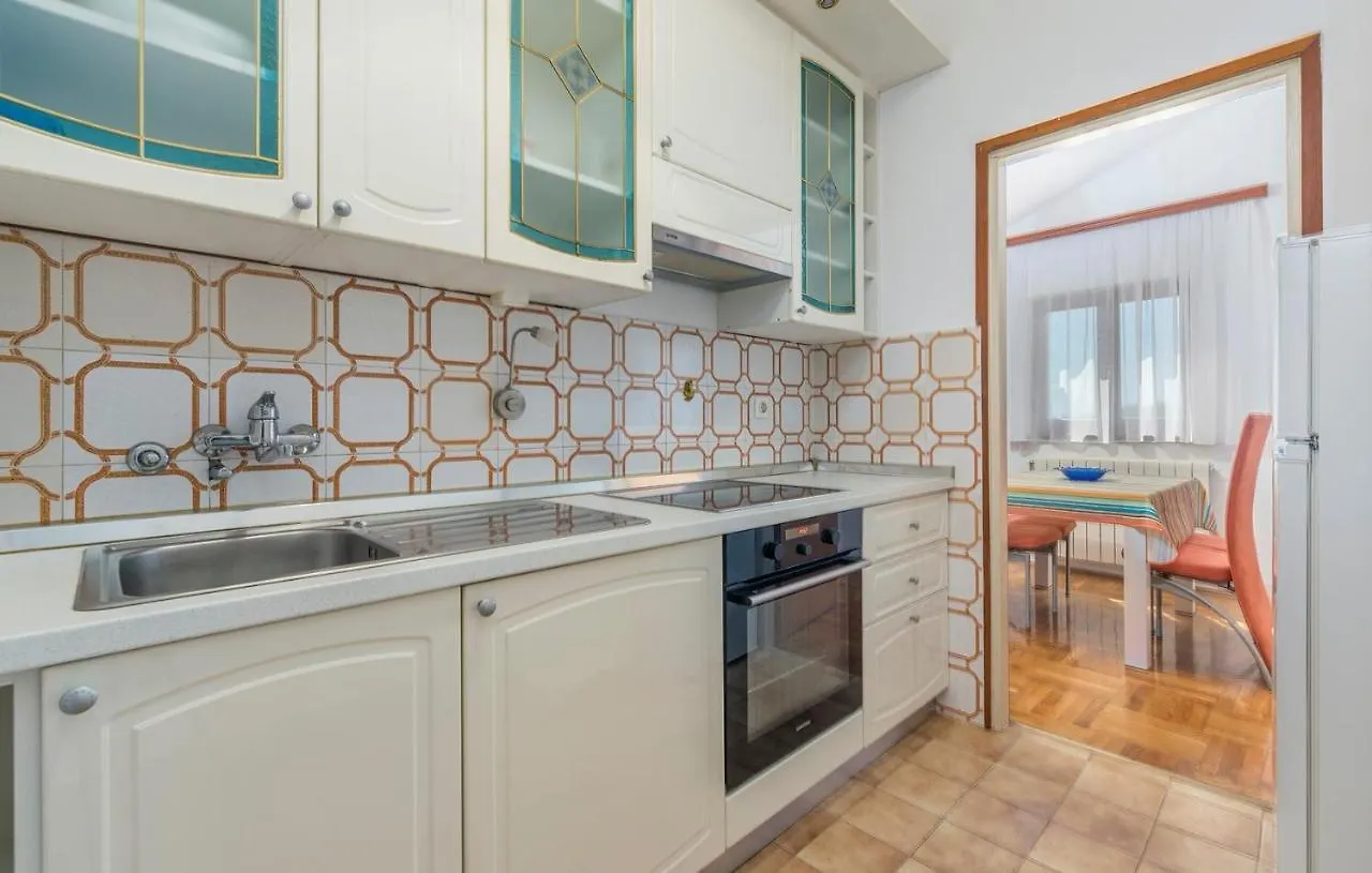Guest house Apartment Complex Vetrina-Shared Pool Nova Vas